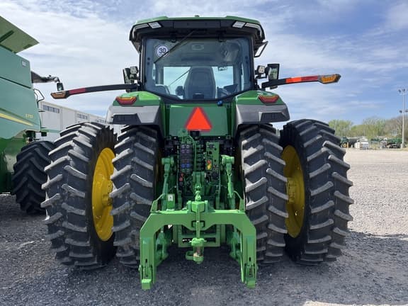 Image of John Deere 8R 340 equipment image 4