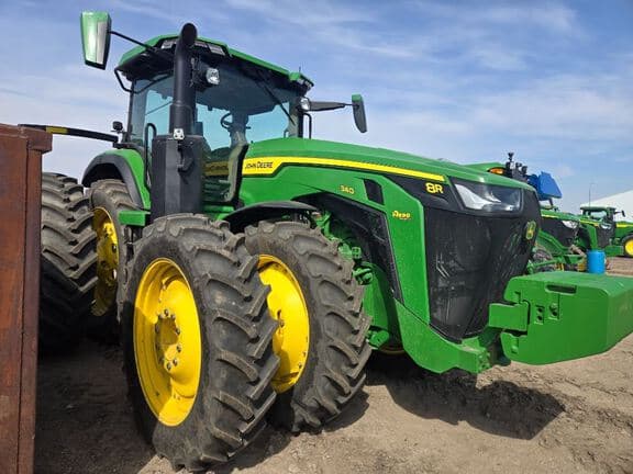 Image of John Deere 8R 340 equipment image 4