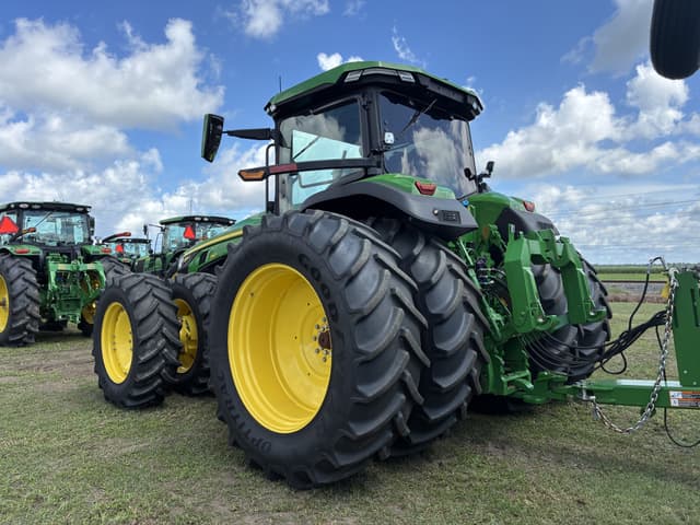 Image of John Deere 8R 340 equipment image 2
