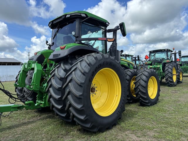 Image of John Deere 8R 340 equipment image 4
