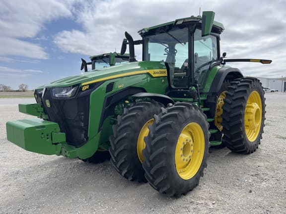 Image of John Deere 8R 340 equipment image 2