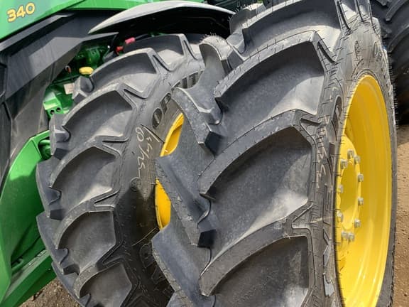 Image of John Deere 8R 340 equipment image 4