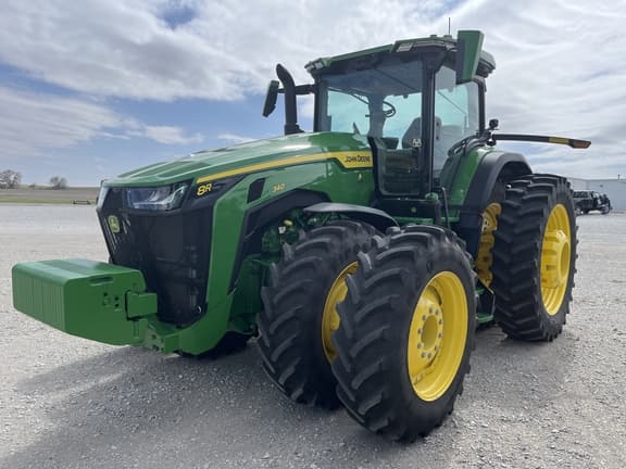 Image of John Deere 8R 340 equipment image 2