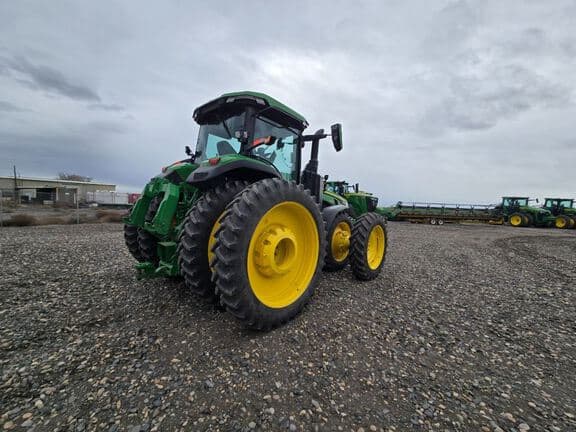 Image of John Deere 8R 340 equipment image 4