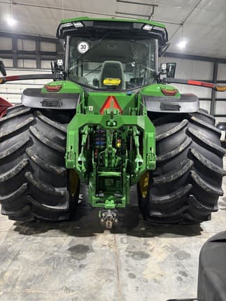 Image of John Deere 8R 340 equipment image 4