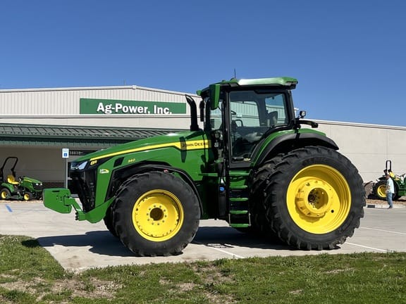 2025 John Deere 8R 340 Equipment Image0