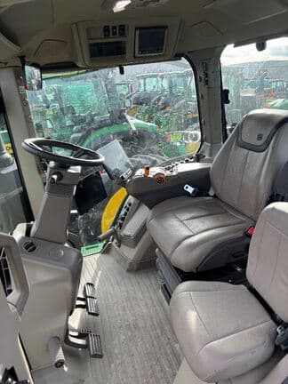 Image of John Deere 8R 340 equipment image 4