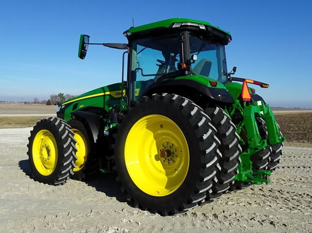 Image of John Deere 8R 340 equipment image 4