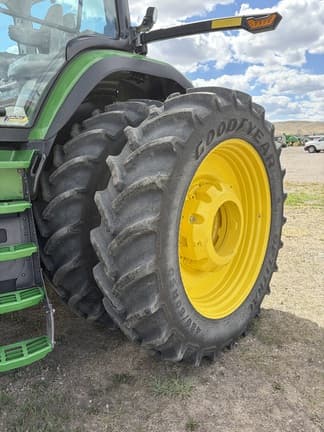 Image of John Deere 8R 340 equipment image 4
