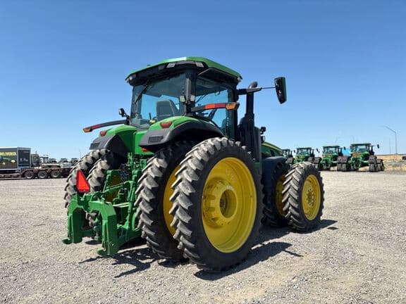 Image of John Deere 8R 340 equipment image 4