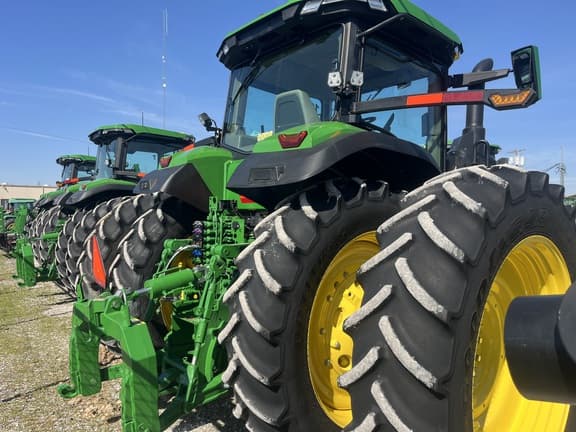 Image of John Deere 8R 340 equipment image 3