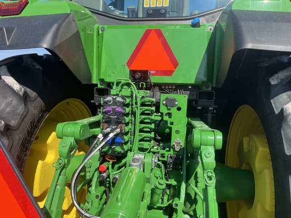 Image of John Deere 8R 340 equipment image 4