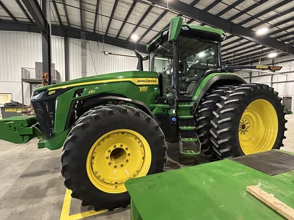 Image of John Deere 8R 340 equipment image 3