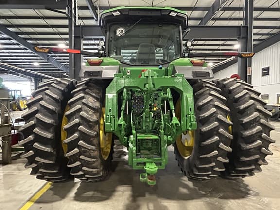 Image of John Deere 8R 340 equipment image 4