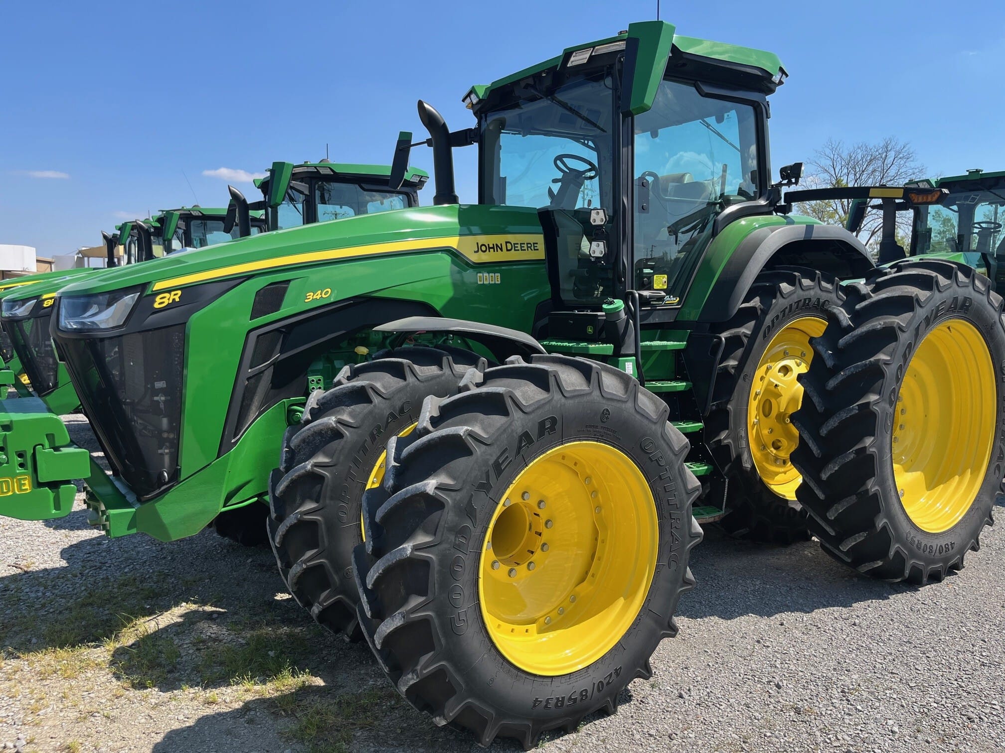 2025 John Deere 8R 340 Equipment Image0
