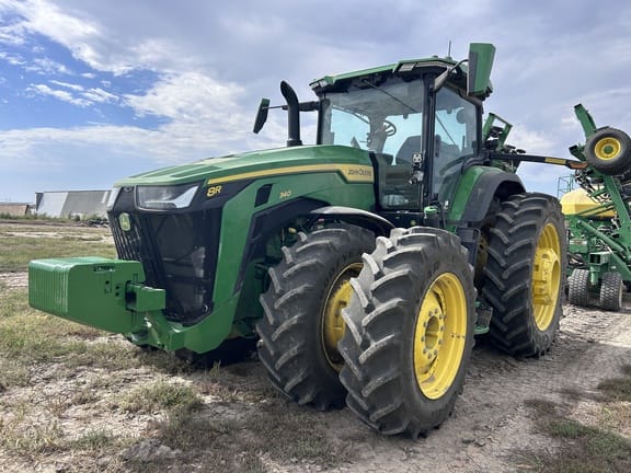 2025 John Deere 8R 340 Equipment Image0