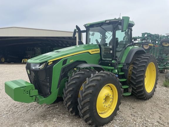 2025 John Deere 8R 340 Equipment Image0