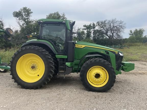 Image of John Deere 8R 340 equipment image 3