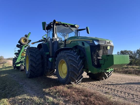 Image of John Deere 8R 340 equipment image 2