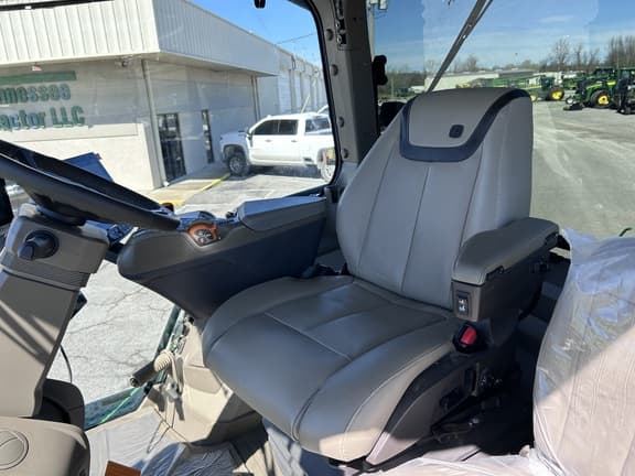 Image of John Deere 8R 340 equipment image 2