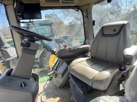 Image of John Deere 8R 340 equipment image 2