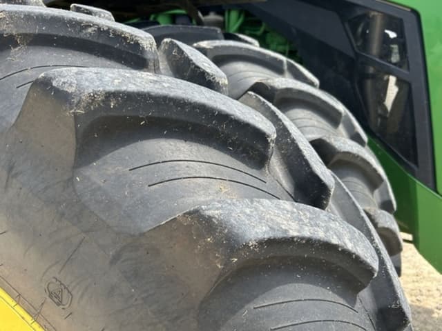 Image of John Deere 8R 340 equipment image 4