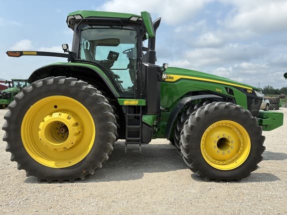 Image of John Deere 8R 340 equipment image 2