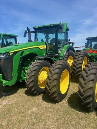 Image of John Deere 8R 340 equipment image 2