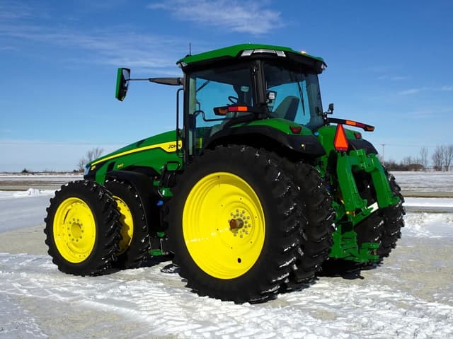 Image of John Deere 8R 340 equipment image 4