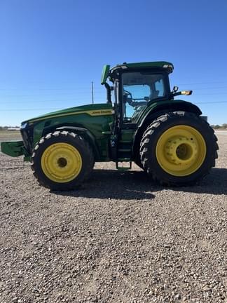 Image of John Deere 8R 340 equipment image 3