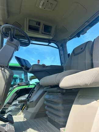 Image of John Deere 8R 340 equipment image 4