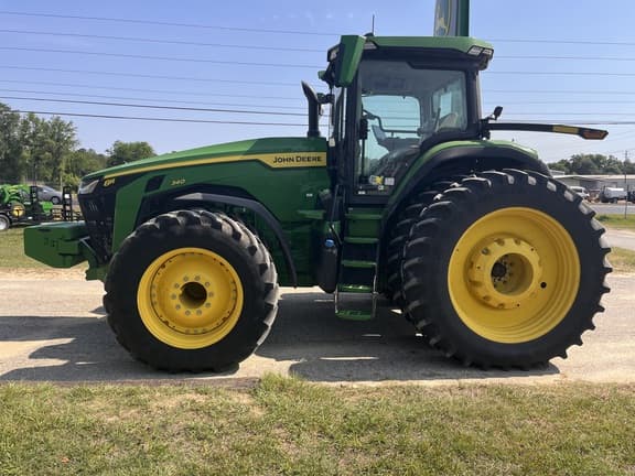 Image of John Deere 8R 340 equipment image 4