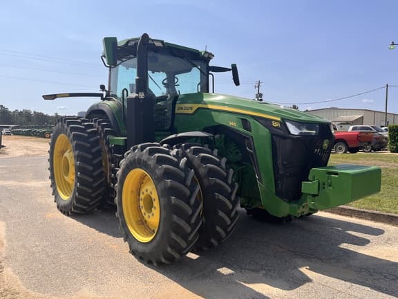 Image of John Deere 8R 340 equipment image 2
