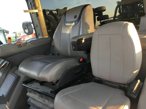 Image of John Deere 8R 340 equipment image 3