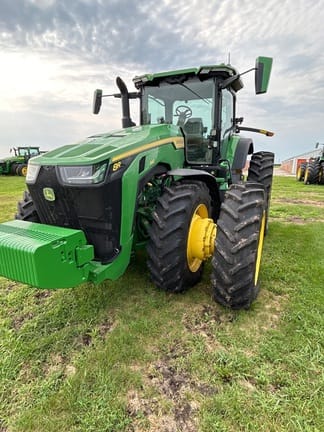 2025 John Deere 8R 340 Equipment Image0