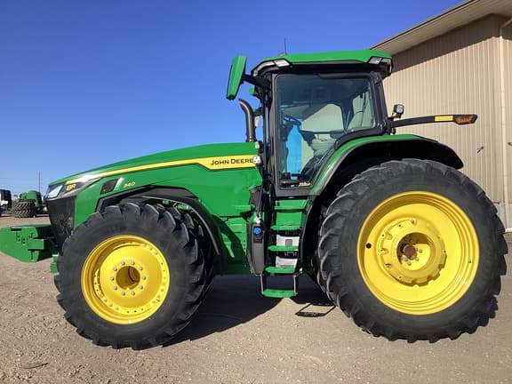 Image of John Deere 8R 340 equipment image 4