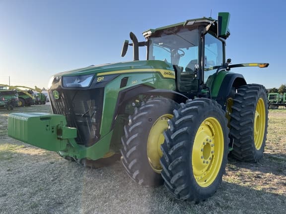 Image of John Deere 8R 340 equipment image 2