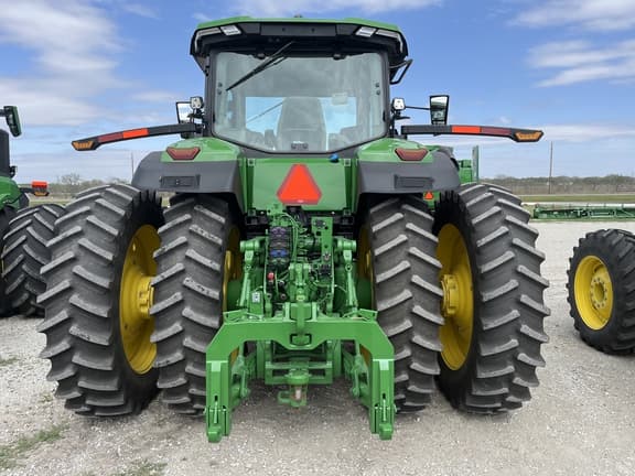 Image of John Deere 8R 340 equipment image 4