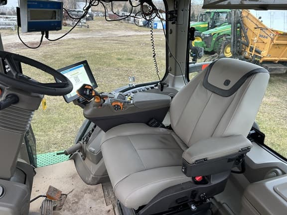 Image of John Deere 8R 370 equipment image 4