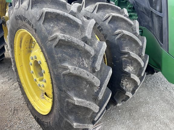 Image of John Deere 8R 370 equipment image 4