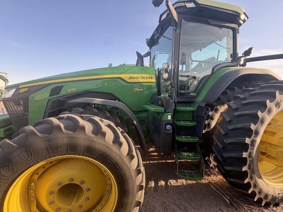 Image of John Deere 8R 370 equipment image 3