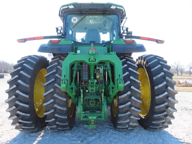 Image of John Deere 8R 370 equipment image 4