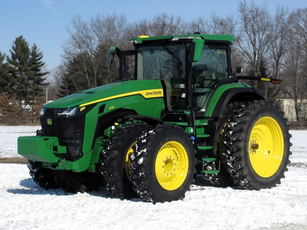 2025 John Deere 8R 370 Equipment Image0
