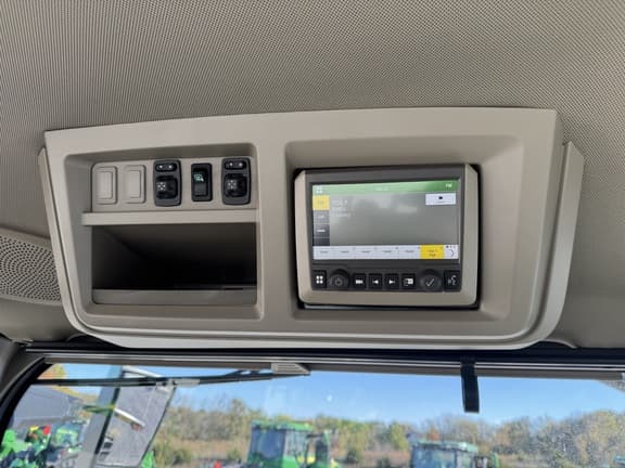 Image of John Deere 8R 370 equipment image 3