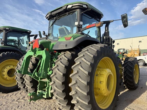 Image of John Deere 8R 370 equipment image 4