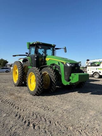 Image of John Deere 8R 370 equipment image 4