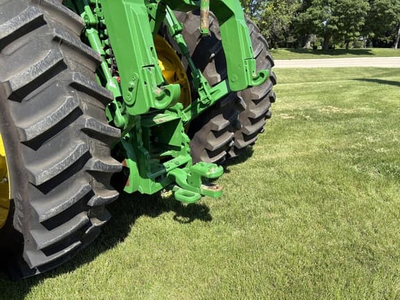 Image of John Deere 8R 370 equipment image 2