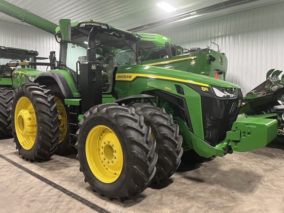 Image of John Deere 8R 370 equipment image 1