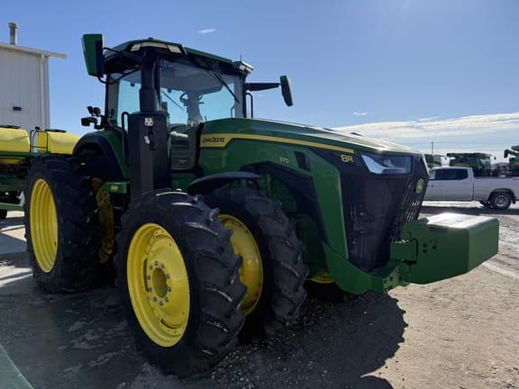 Image of John Deere 8R 370 equipment image 4