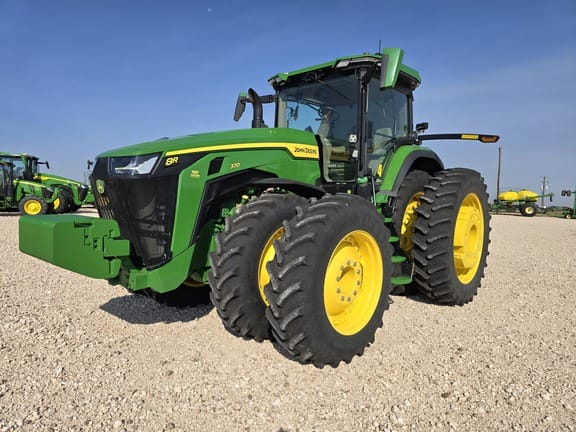 2025 John Deere 8R 370 Equipment Image0